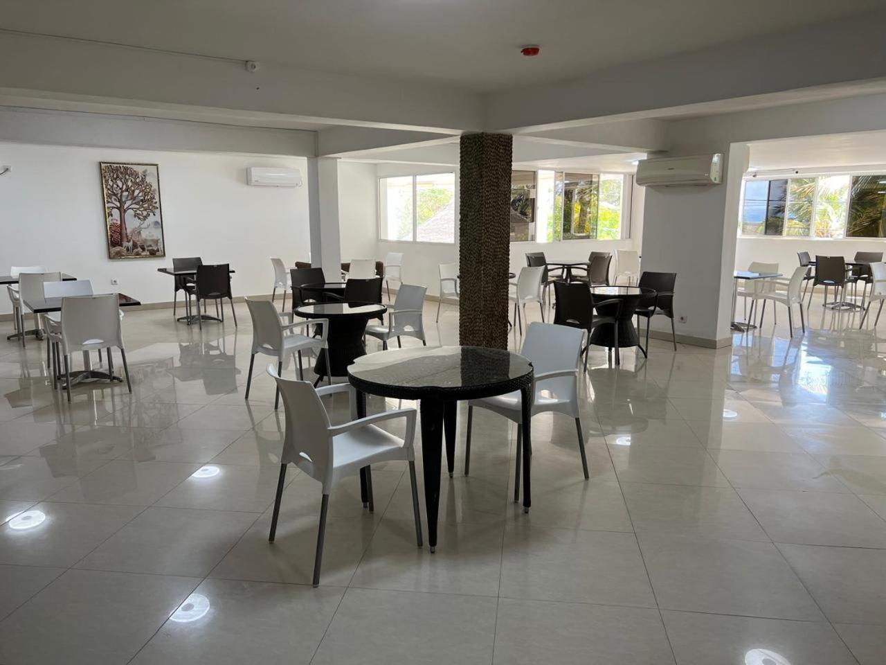 Hotel Wimbi Sun Пемба Екстер'єр фото
